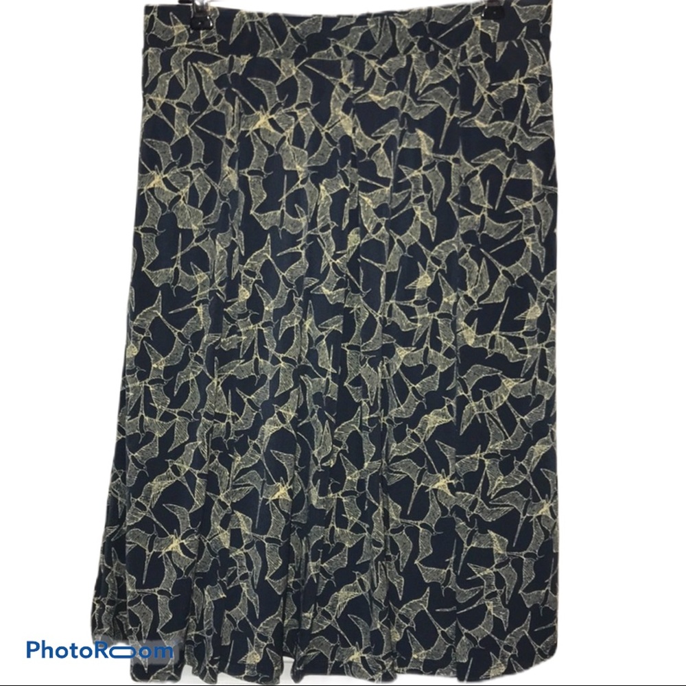 LuLaRoe Madison skirt with pockets size M